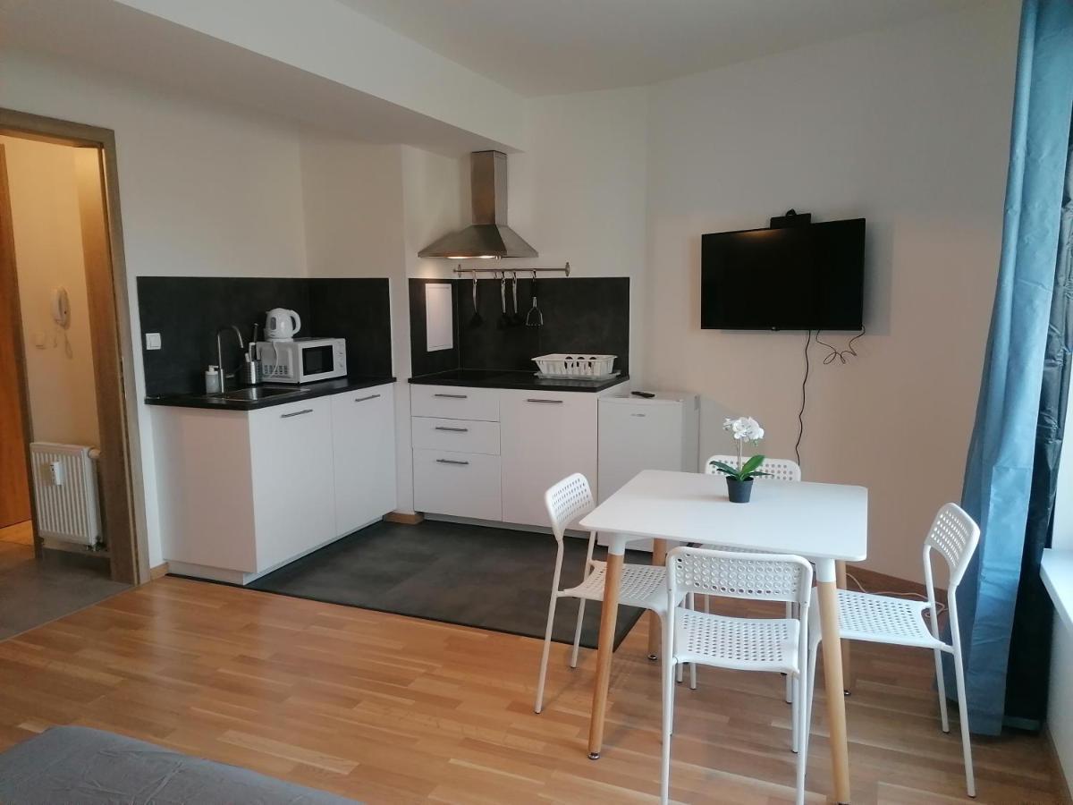 Brand New Studio Apartment # 45 With Free Parking In The City Center Прага Екстериор снимка